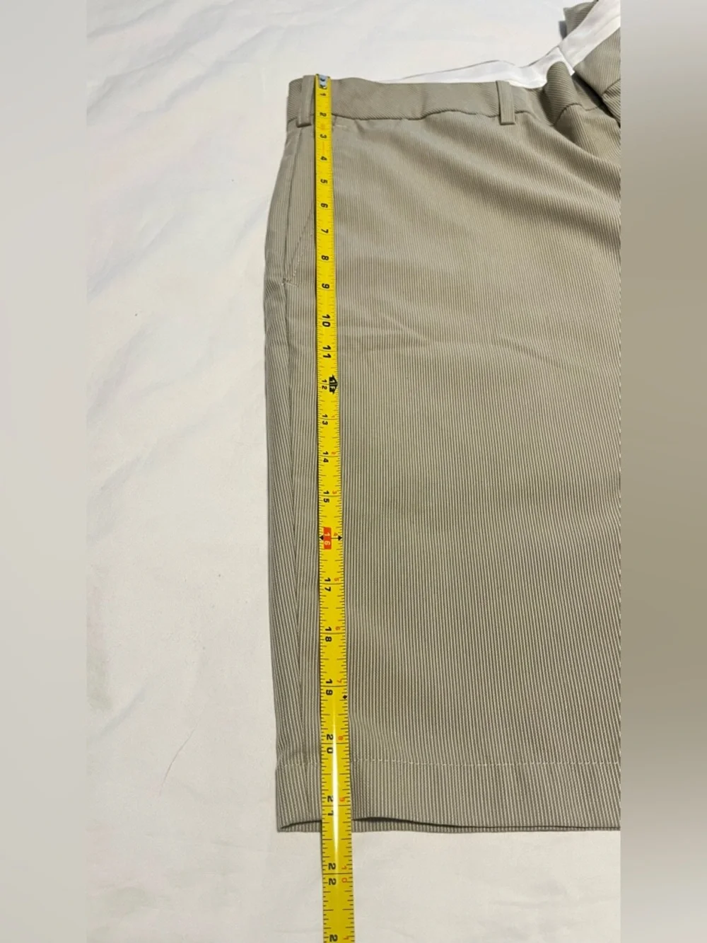 Walter Hagen Men”s Tan  & White Pinstripe Flat-Front Golf Shorts Size 40 - Picture 10 of 12